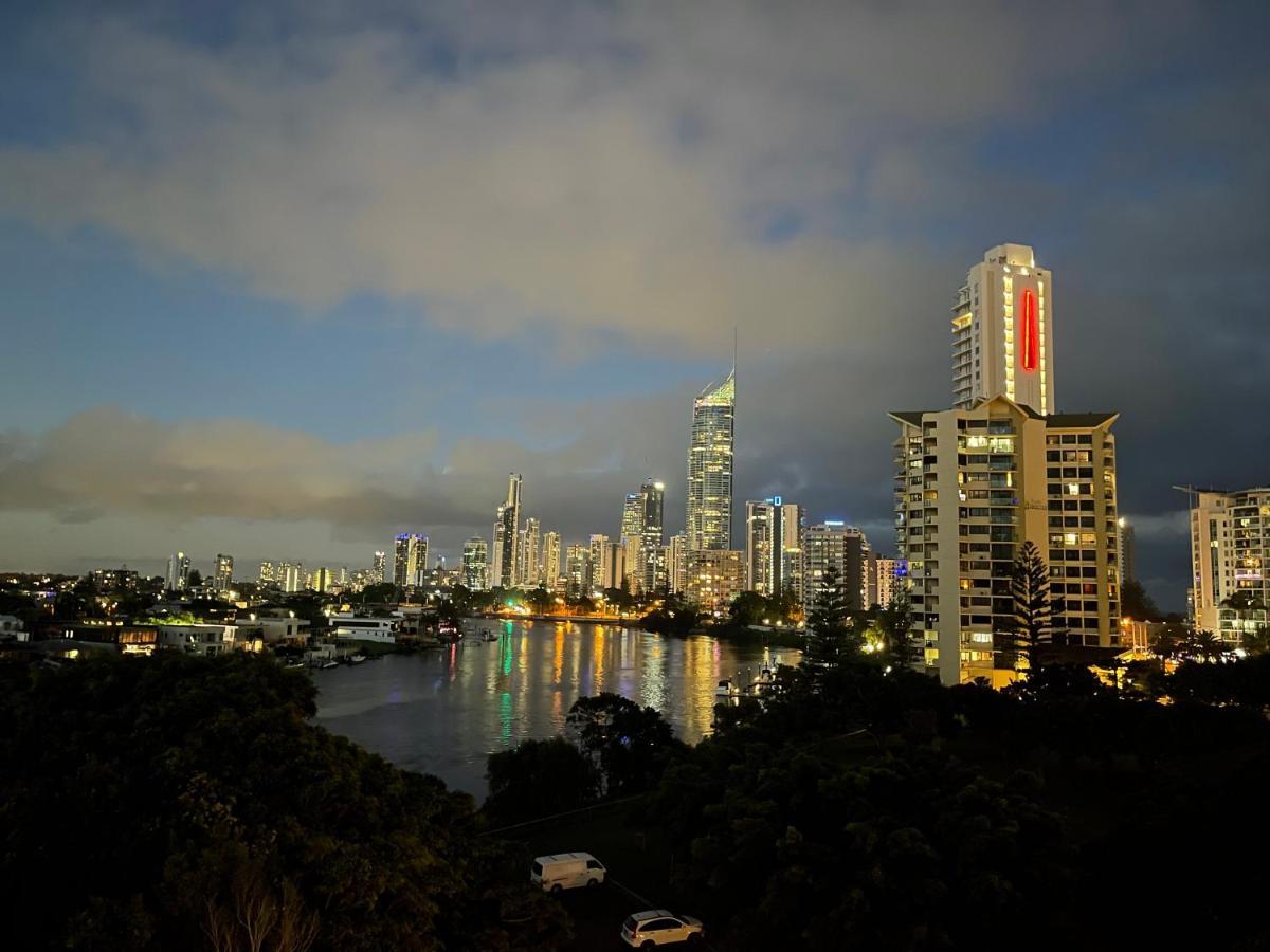 Serenity Surfers Paradise Gold Coast Exterior photo