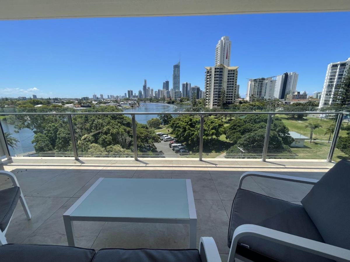 Serenity Surfers Paradise Gold Coast Exterior photo