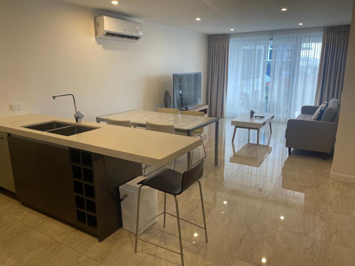 Serenity Surfers Paradise Gold Coast Exterior photo